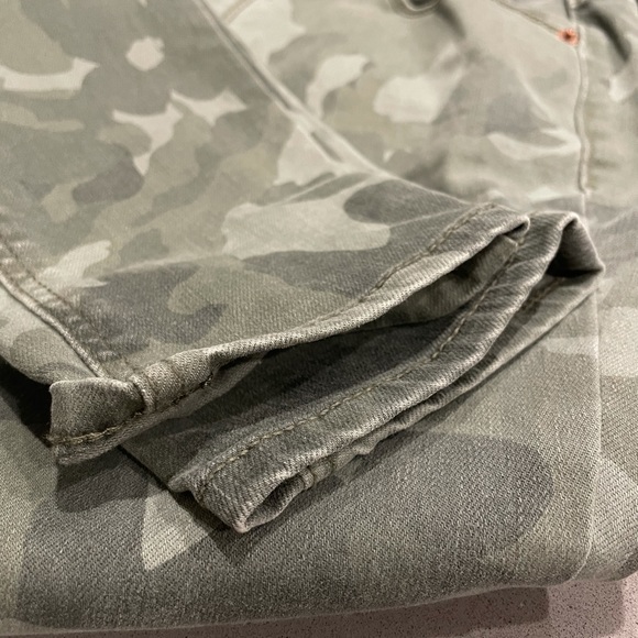 Camo Jeans - Picture 2 of 5